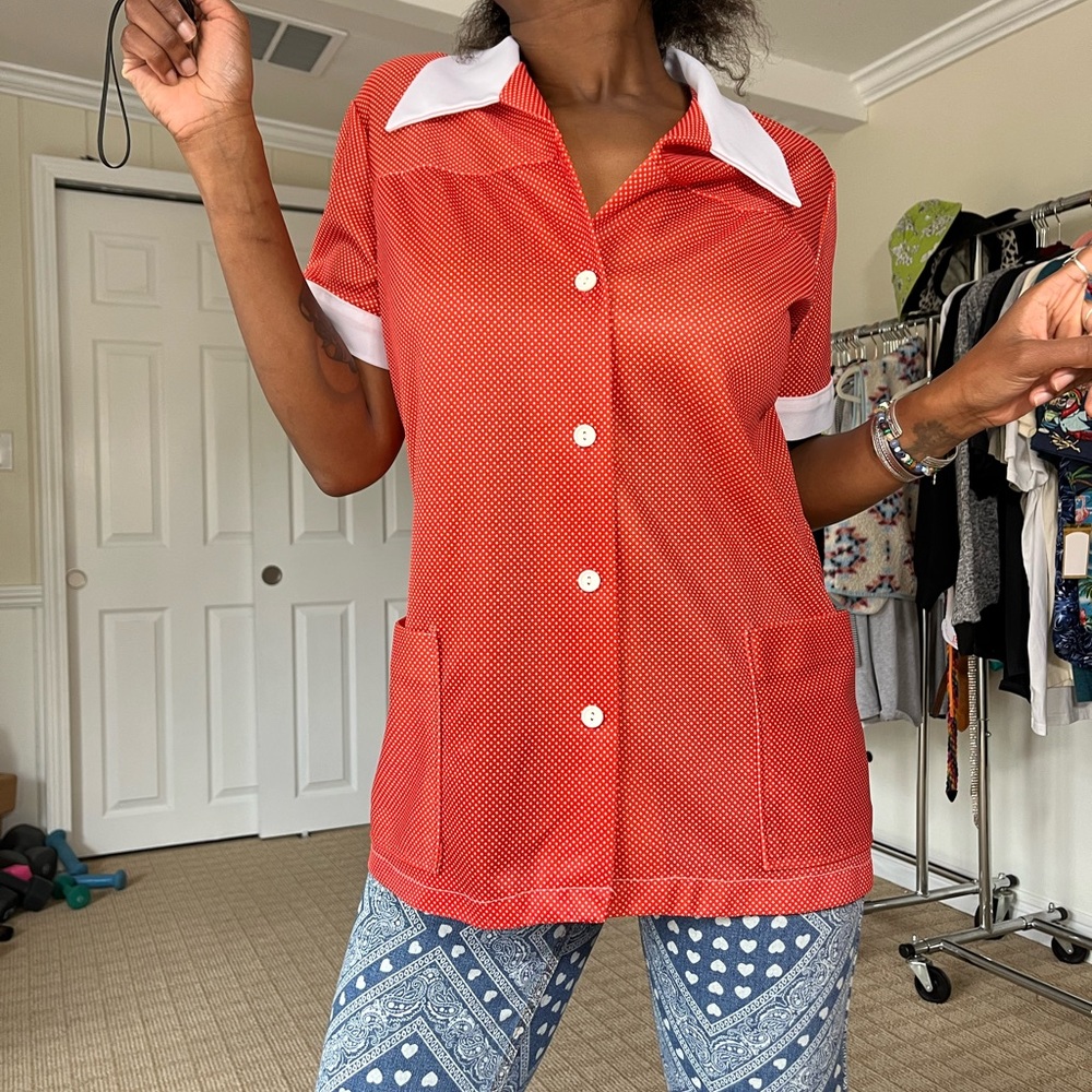 1970s vintage red and white polka dot blouse medium button down pockets
